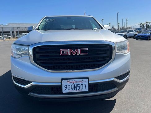 Used 2018 GMC Acadia SLE FWD image 2