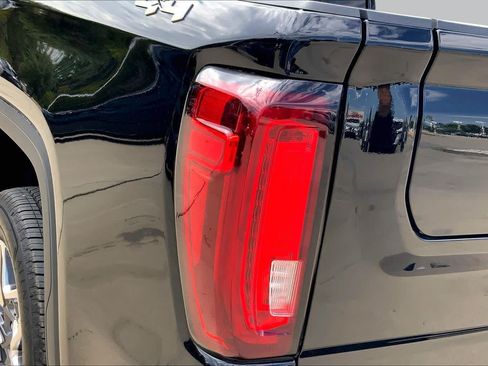 Used 2024 GMC Sierra 1500 SLT AWD/4WD image 27