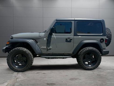 Used 2020 Jeep Wrangler Sport image 3