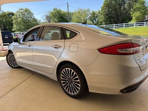 Used 2017 Ford Fusion SE w/ Fusion SE Technology Package AWD/4WD image 5