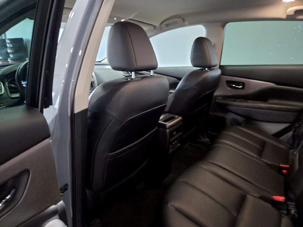 Used 2022 Nissan Murano SV w/ SV Midnight Edition Package AWD/4WD image 12
