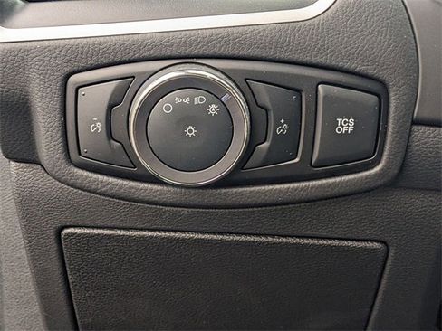 New 2024 Ford Edge SE w/ Black Appearance Package image 24