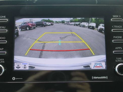 Used 2022 Toyota Camry SE w/ Cold Weather Package FWD image 18