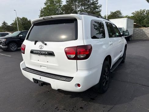 Used 2019 Toyota Sequoia TRD Sport w/ TRD Sport Premium Package AWD/4WD image 6