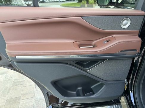 New 2026 Lincoln Navigator Reserve AWD/4WD image 15