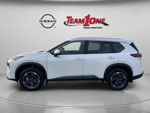 New 2026 Nissan Rogue SV w/ SV Premium Package FWD image 5