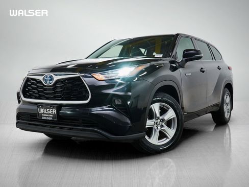 Used 2020 Toyota Highlander LE image 1