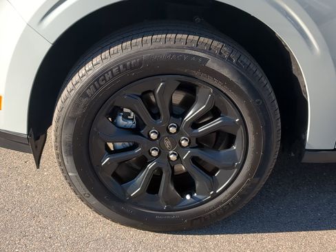 Used 2024 Ford Maverick Lariat w/ Black Appearance Package FWD image 10