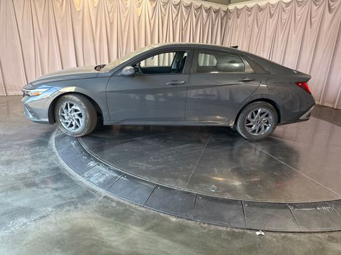 Used 2026 Hyundai Elantra Hybrid FWD image 8