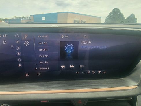 Used 2024 Buick Envision Sport Touring image 25