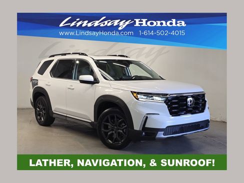 Used 2023 Honda Pilot Touring image 1