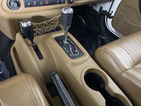 Used 2012 Jeep Wrangler Sahara w/ Connectivity Group image 32