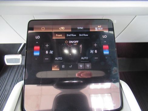 New 2027 Cadillac Vistiq Sport AWD/4WD image 32
