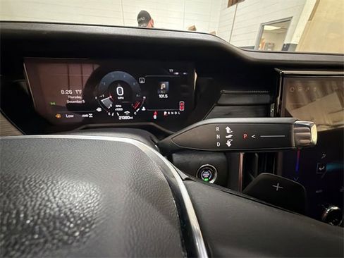 Used 2025 GMC Acadia Elevation image 20