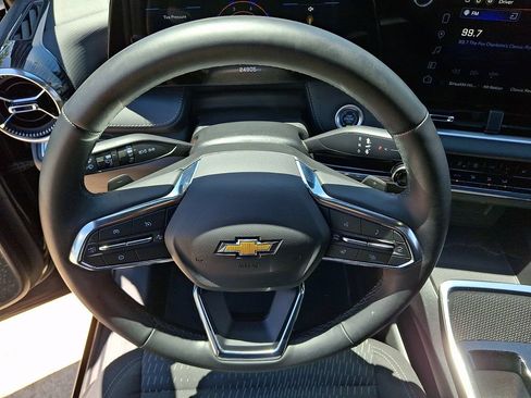 Used 2025 Chevrolet Equinox LT FWD image 18