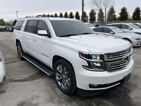 Used 2019 Chevrolet Suburban Premier image 13