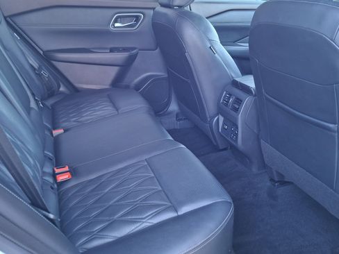 Certified 2023 Nissan Rogue Platinum w/ Platinum Premium Package FWD image 22
