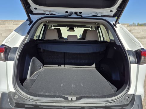 Used 2021 Toyota RAV4 XLE w/ Convenience Package AWD/4WD image 20