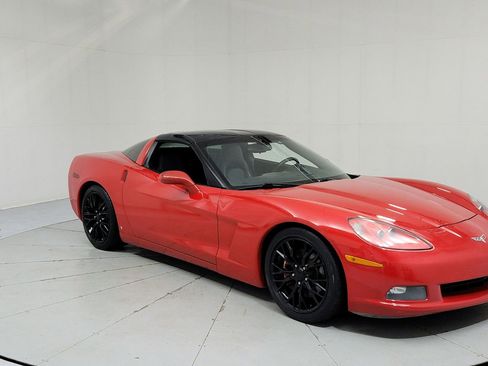 Used 2007 Chevrolet Corvette Coupe w/ Preferred Equipment Group RWD image 7