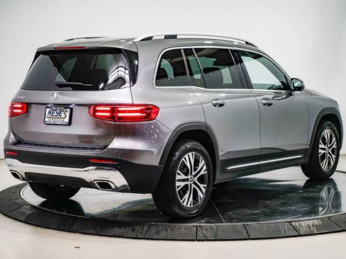 Used 2026 Mercedes-Benz GLB 250 image 4