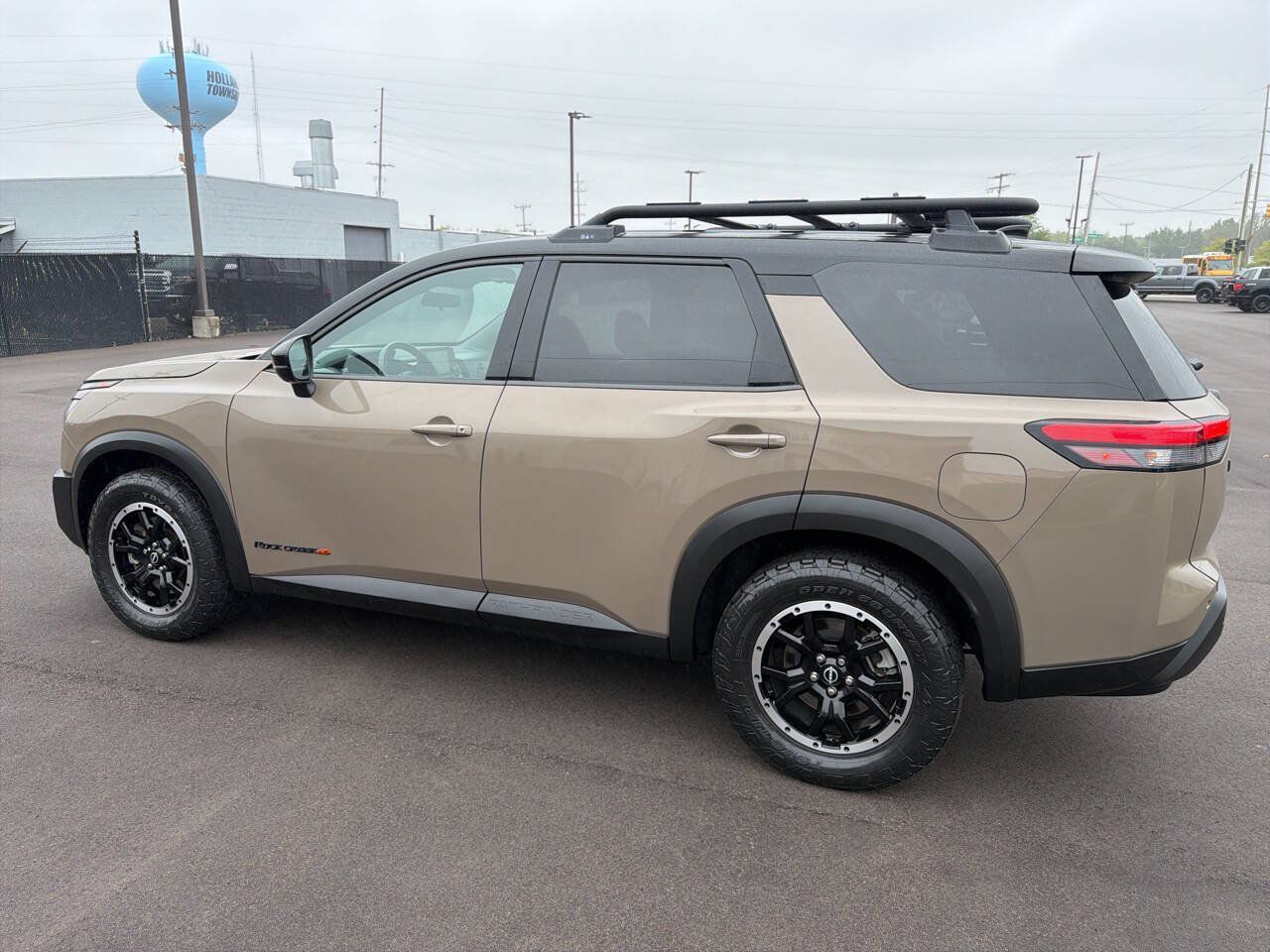 Used 2023 Nissan Pathfinder Rock Creek AWD/4WD image 7