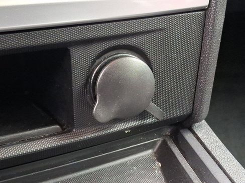 Used 2010 Chrysler 300 Touring image 22