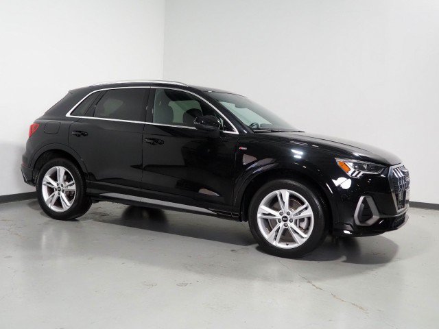 Used 2023 Audi Q3 2.0T Premium Plus w/ Premium Plus Package AWD/4WD image 1