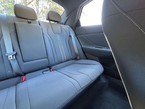 Used 2025 Hyundai Elantra SEL image 37