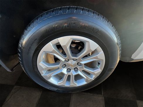 Used 2022 Chevrolet Silverado 1500 LTZ image 10