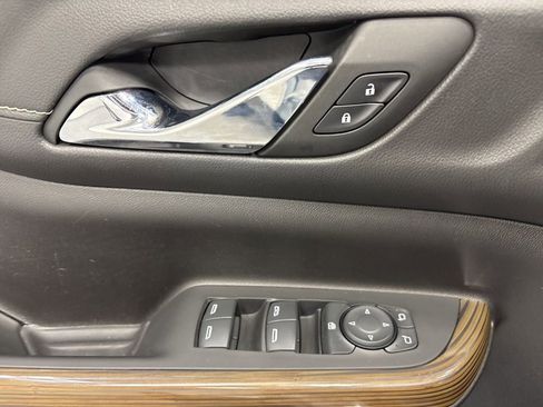 Used 2023 GMC Acadia SLE w/ LPO, Floor Liner Package image 26