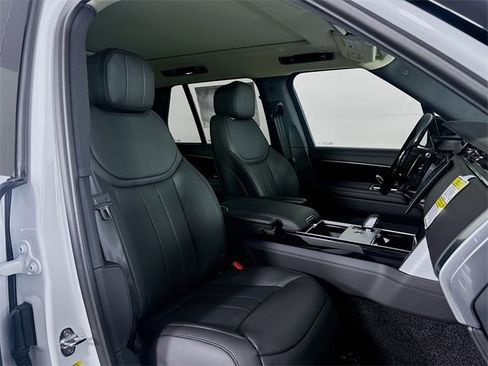 New 2025 Land Rover Range Rover SE image 27