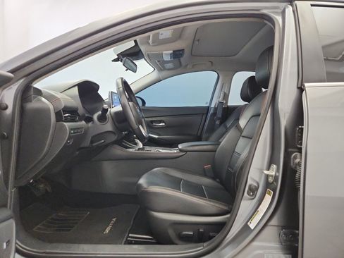 Used 2022 Nissan Sentra SR w/ SR Premium Package FWD image 6