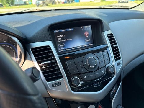 Used 2015 Chevrolet Cruze LT FWD image 16