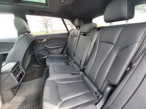 Used 2023 Audi Q8 Prestige w/ Prestige Package image 12