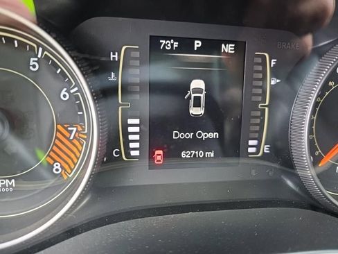 Used 2015 Jeep Cherokee Latitude w/ Cold Weather Group AWD/4WD image 9