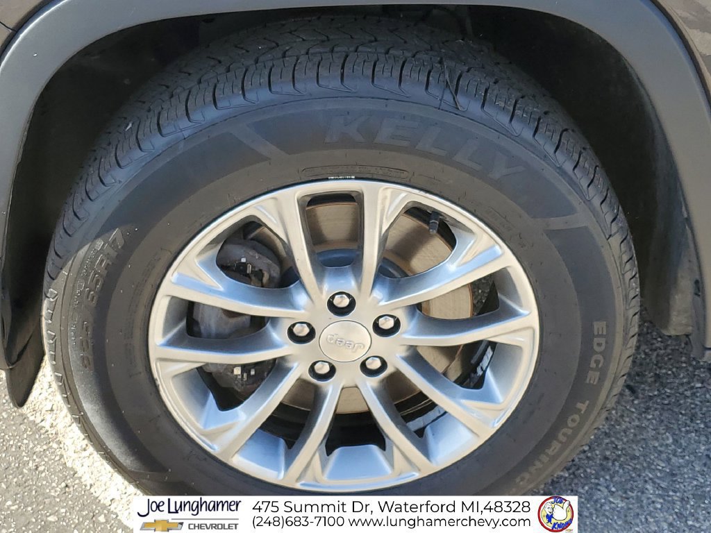 Used 2020 Jeep Cherokee Latitude Plus w/ Cold Weather Group AWD/4WD image 32