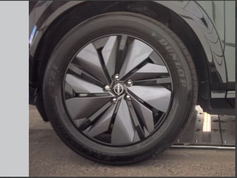 Used 2023 Nissan Ariya AWD image 7