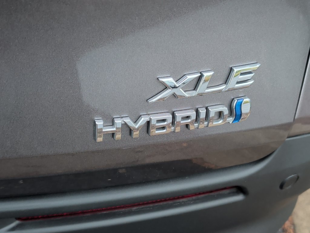 Certified 2024 Toyota Sienna XLE AWD/4WD image 7
