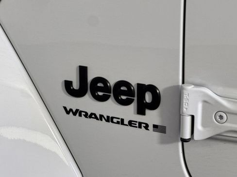Certified 2025 Jeep Wrangler Unlimited Sahara AWD/4WD image 15