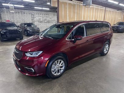 Used 2023 Chrysler Pacifica Touring-L