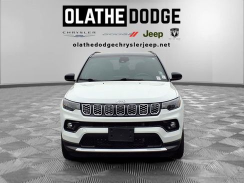 Used 2025 Jeep Compass Limited AWD/4WD image 32