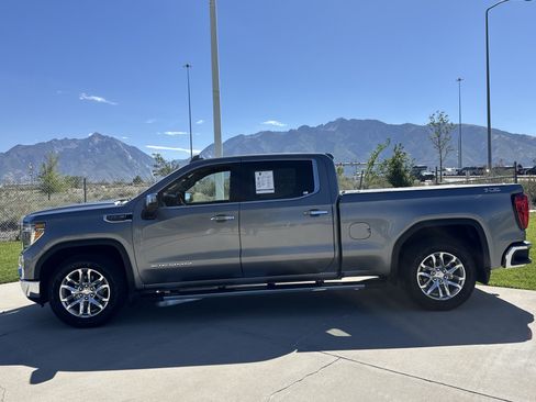 Used 2019 GMC Sierra 1500 SLT w/ Driver Alert Package I AWD/4WD image 2