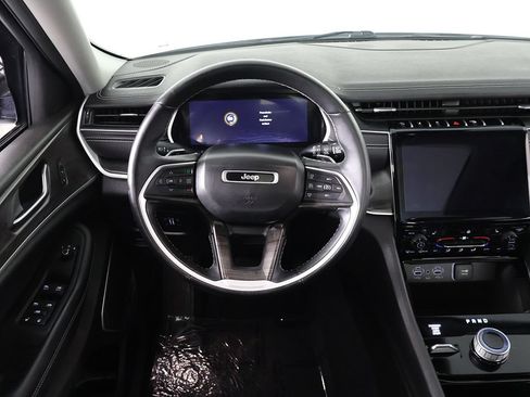 Used 2022 Jeep Grand Cherokee Limited AWD/4WD image 39
