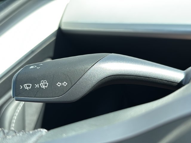 Used 2024 Tesla Model Y Long Range AWD/4WD image 20