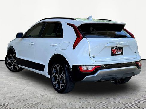 Used 2023 Kia Niro EX Touring FWD image 4