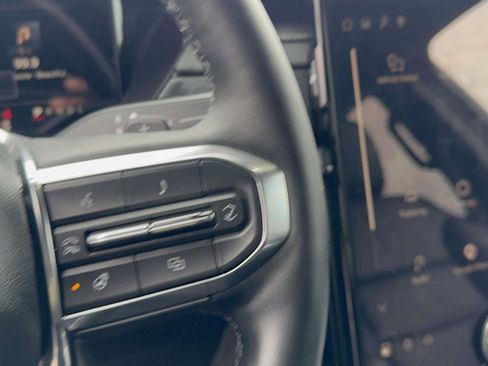 Used 2025 GMC Acadia Elevation w/ Elevation Premium Package image 16