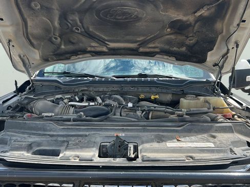 Used 2019 Ford F250 Lariat w/ Lariat Ultimate Package AWD/4WD image 29