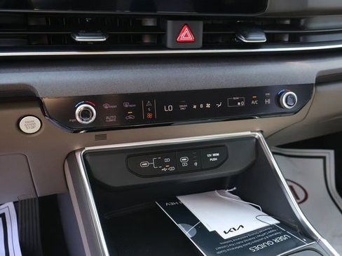 New 2026 Kia Carnival EX FWD image 34