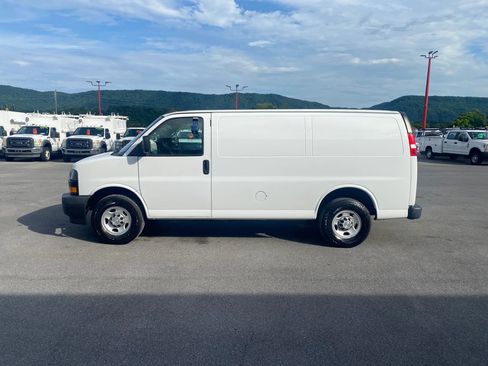 Used 2020 Chevrolet Express 2500 w/ Driver Convenience Package RWD image 5