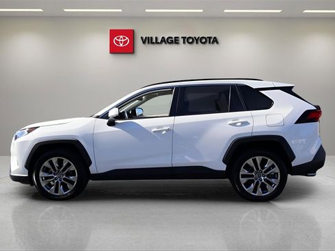 Certified 2019 Toyota RAV4 XLE Premium image 2